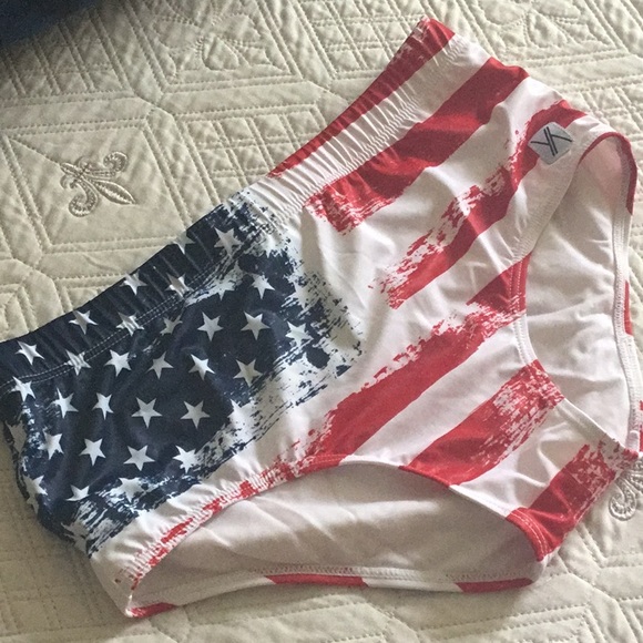 MEN AMERICAN FLAG BATHING SUIT. - Picture 2 of 5